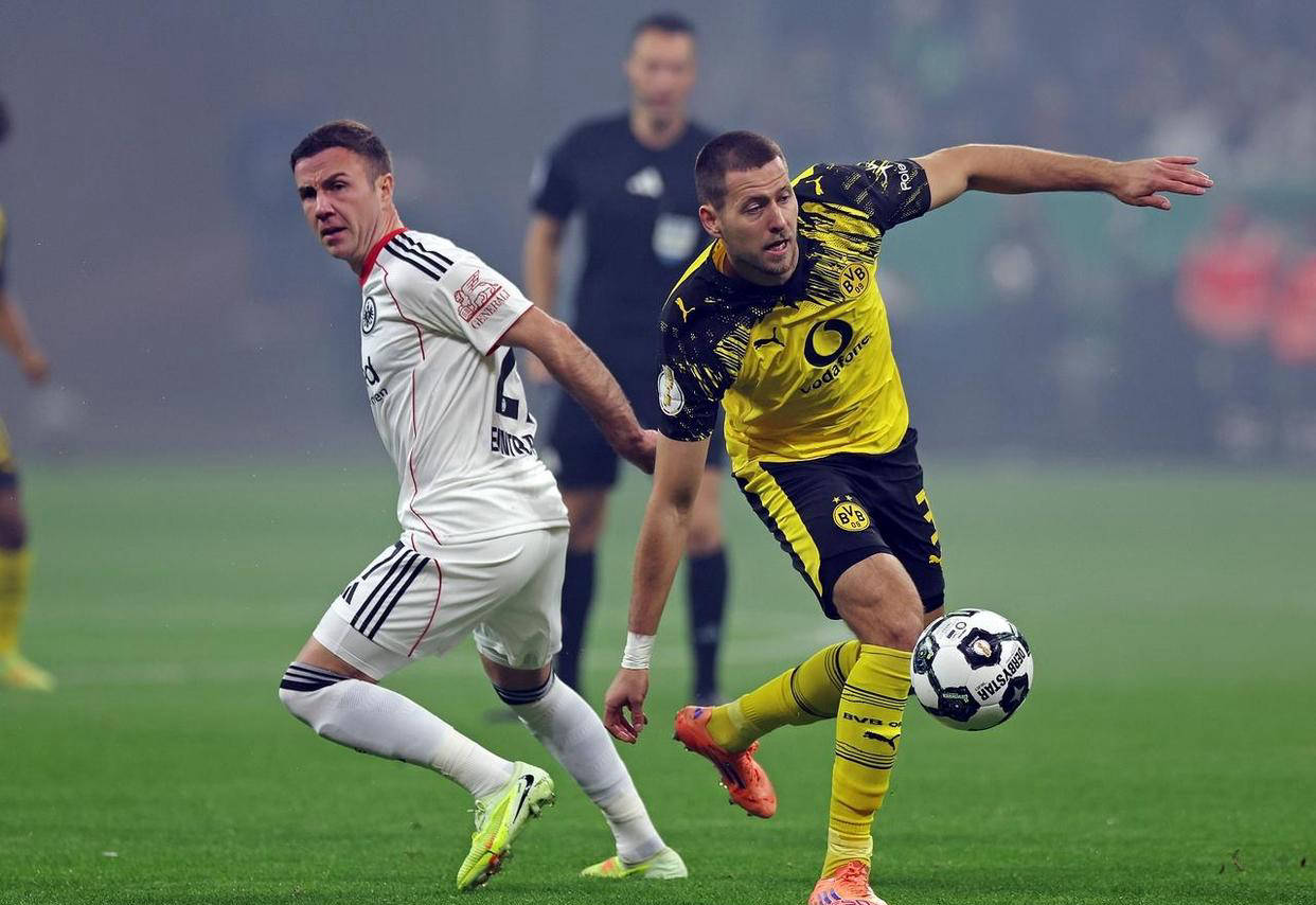 中超降级队换帅风波：洋帅黯然离场，菜鸟能否逆袭？