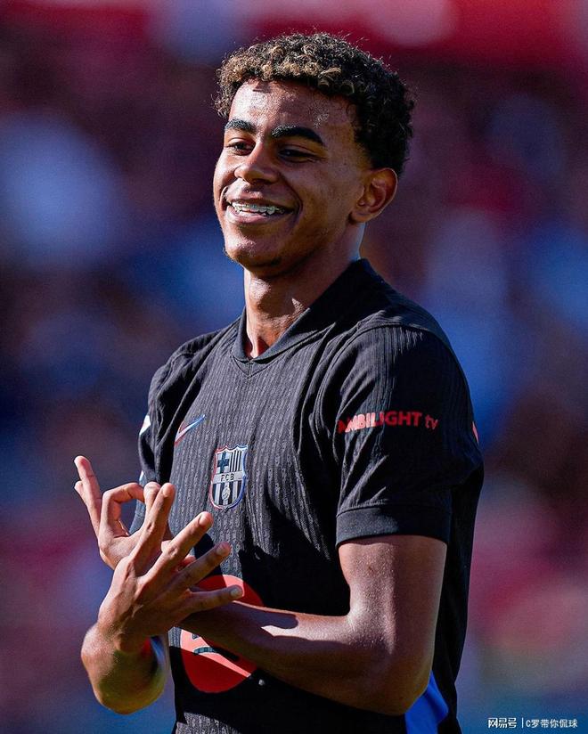 劳模！36岁斯莫林圣诞节或继续出战，目前在沙特联发挥余热（36岁斯莫林或圣诞仍登场，沙特联赛余热不减）