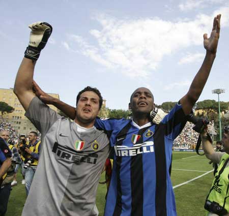 路易斯-迪亚斯导致阿什拉夫受伤，摩洛哥记者：你是个罪犯