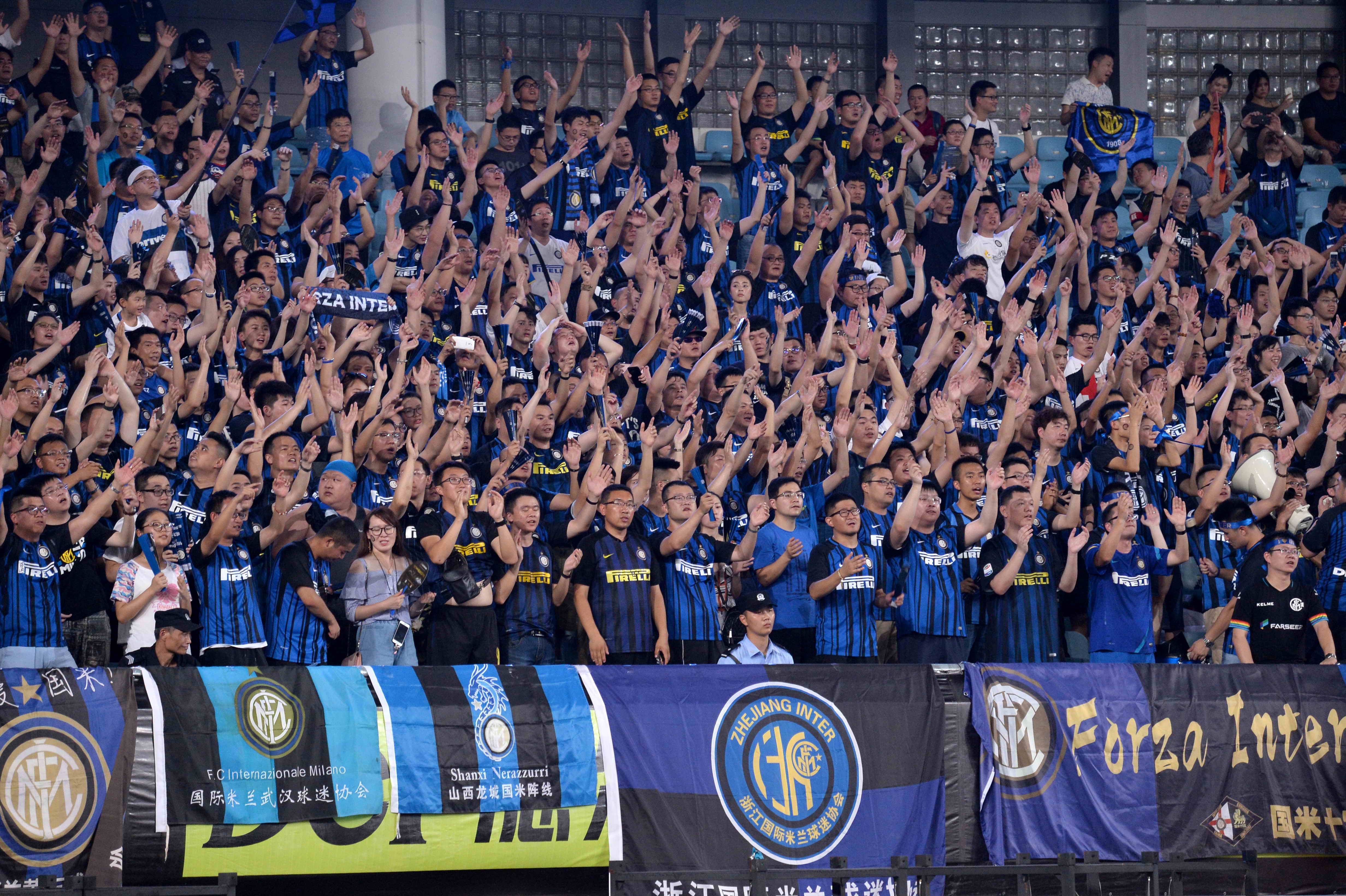 上任后首次露面，国足新帅邵佳一现场观战中国U22vs越南U22（履新后首次公开亮相，国足新帅邵佳一现身观战U22中国队对阵U22越南队）