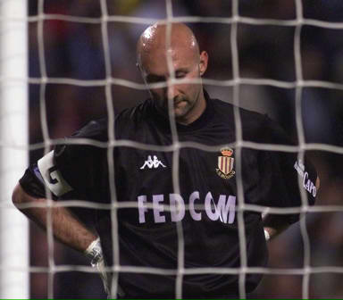 德甲替补戴帽，凯恩是继9分钟5球的莱万之后拜仁第二人（替补上演帽子戏法，凯恩成莱万9分钟五球后拜仁队史第二人）