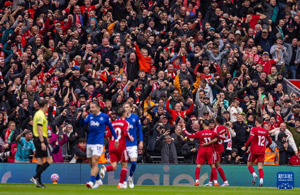 波多尔斯基：现在的拜仁踢得很有统治力；希望阿森纳英超夺冠（波多尔斯基：拜仁如今展现统治级表现，盼阿森纳问鼎英超）