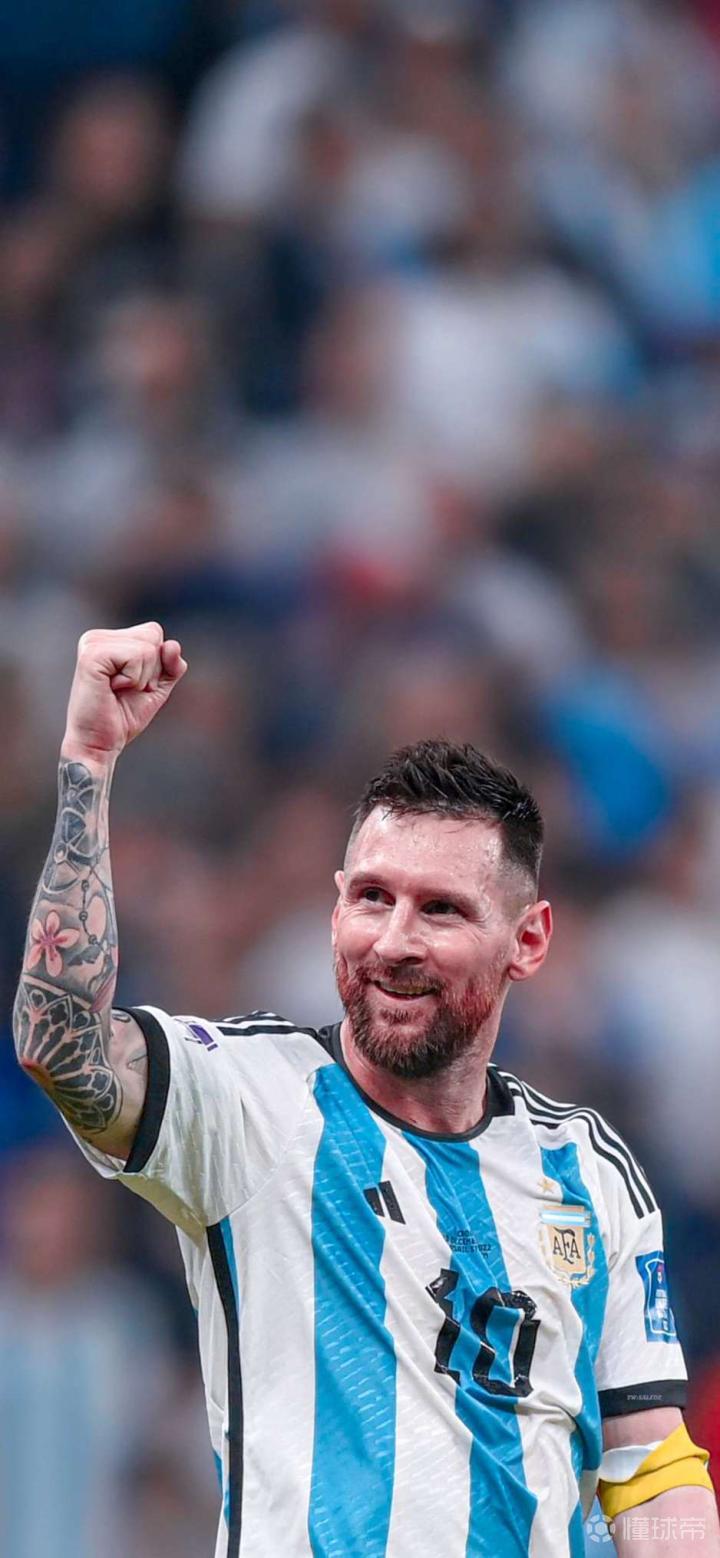 国安球员列队欢迎两位久违强援入队，中超金靴意外领衔，值得期待（国安全队列队迎两大强援回归，中超金靴压阵，前景可期）