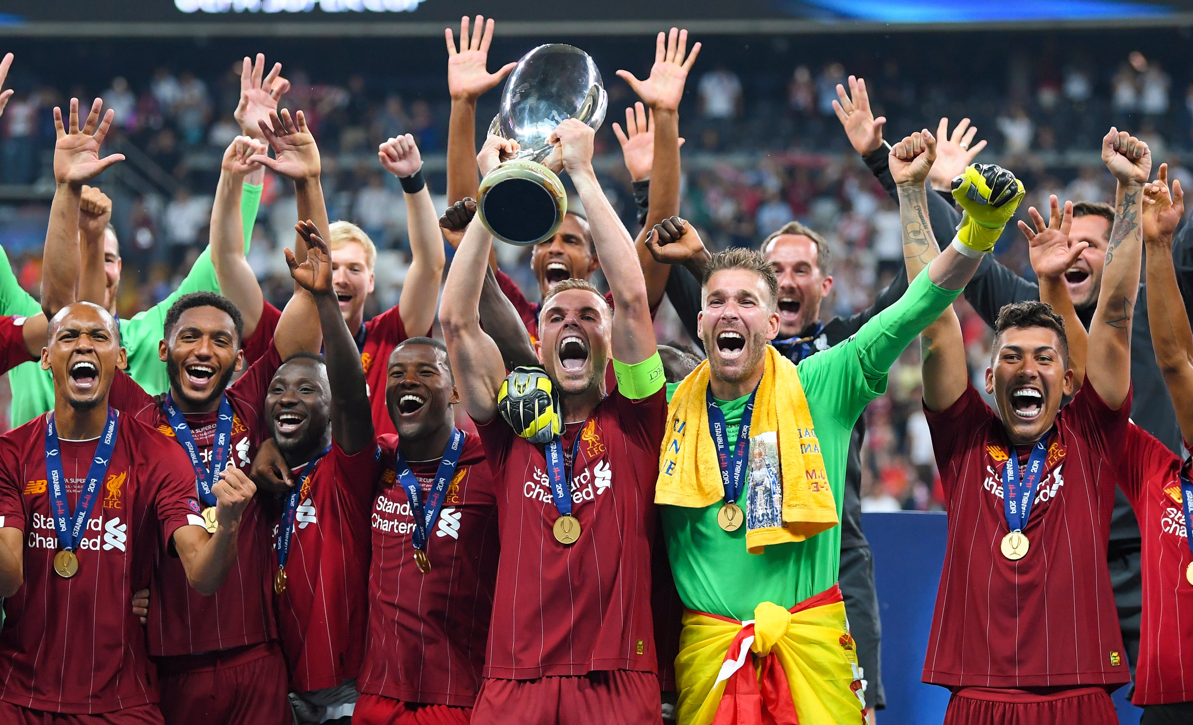 梅西一年三大MVP！造进球74个！快踢满全场还能边线一过四！