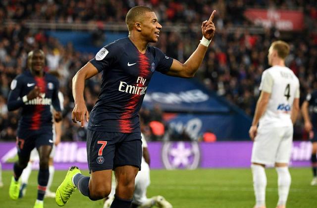 足球国足U19又赢球，晋级希望大增（U19国足再度取胜，晋级前景大好）